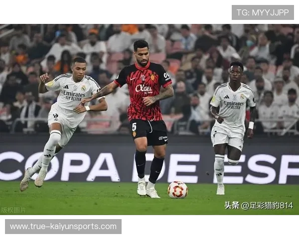 黄潜禁区外远射8球领跑西甲 成欧战资格争夺关键武器